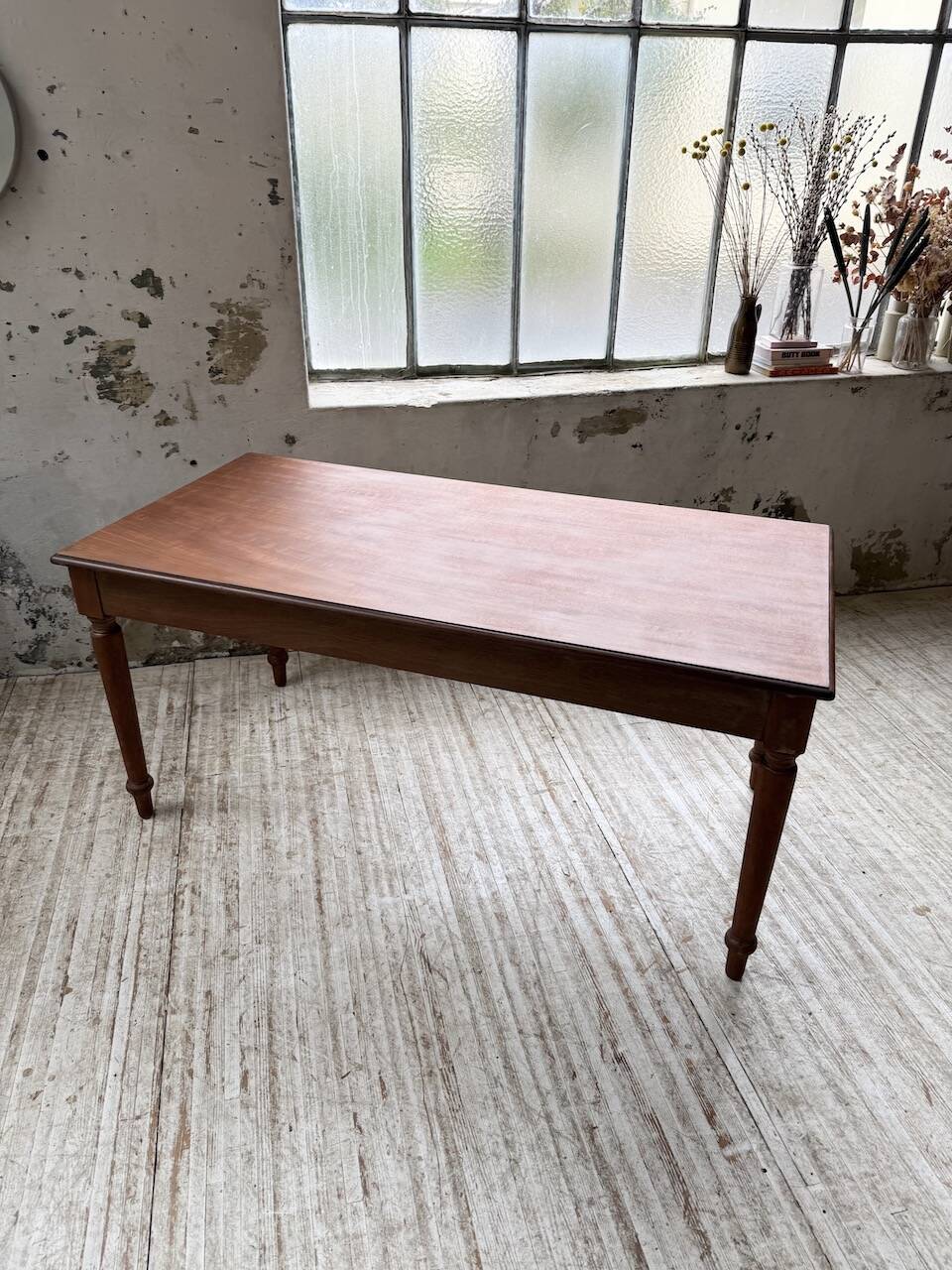 Turned leg cherry table 160cm