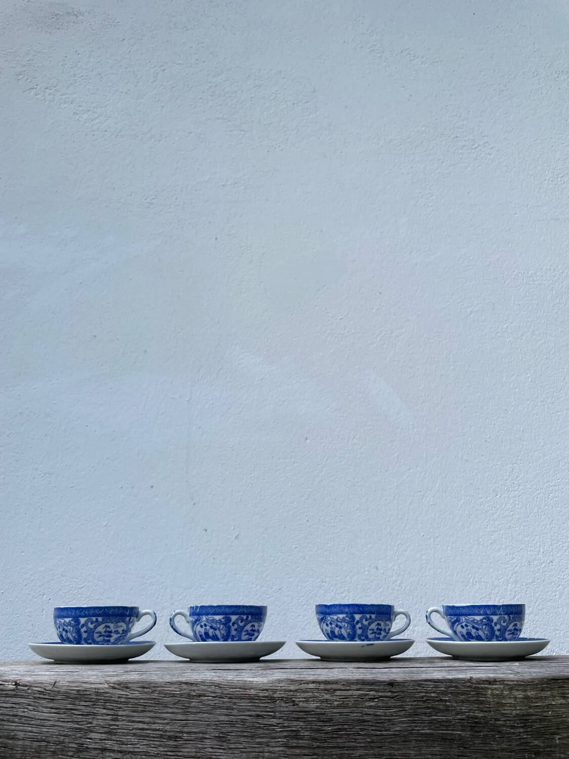 4 tasses porcelaine bleu Japon