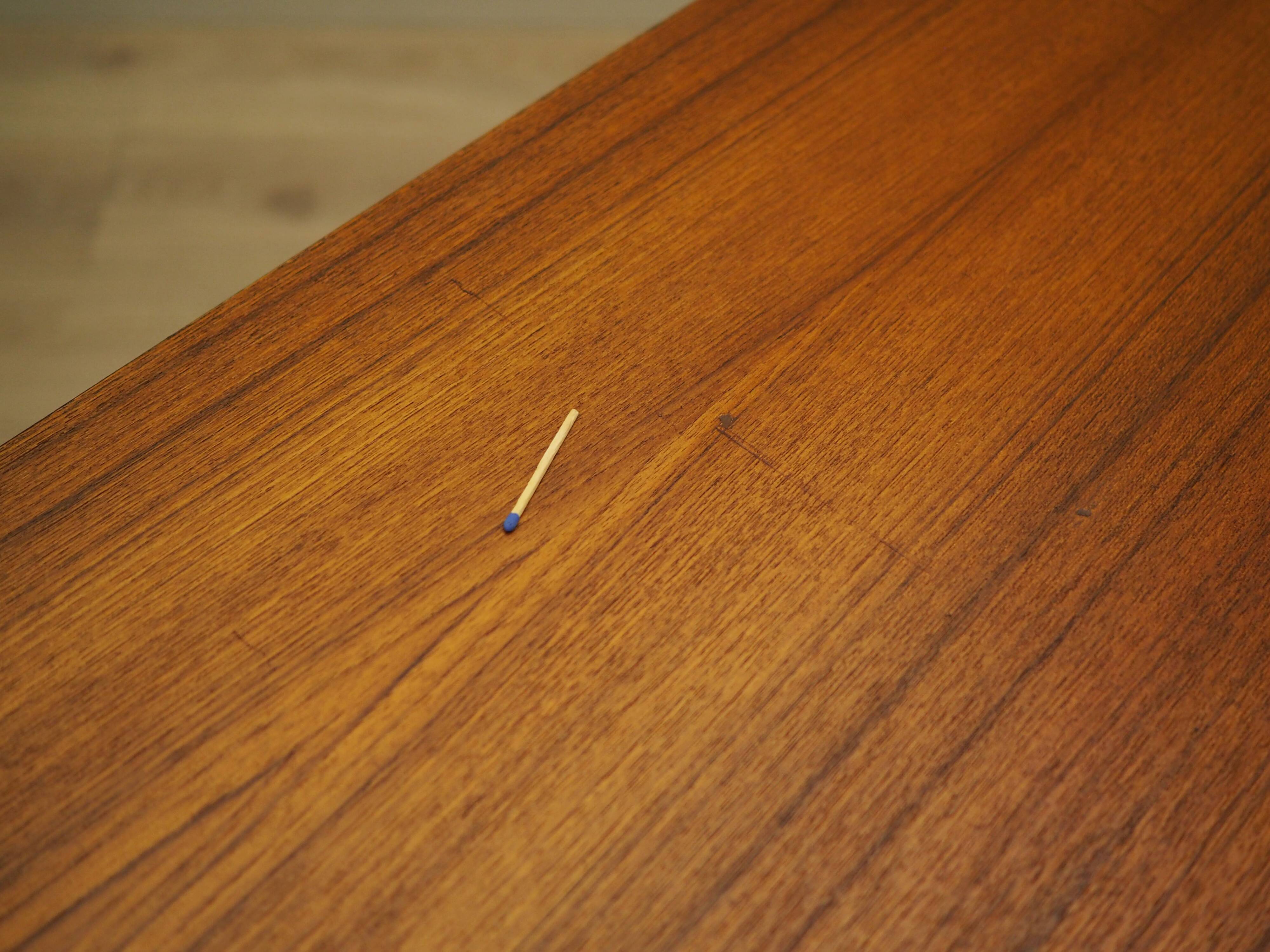 Buffet en teck, design danois, années 1970, production : Danemark