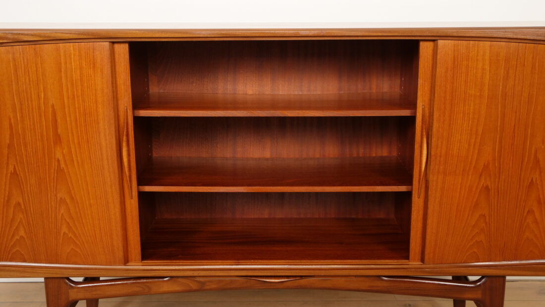 Vintage highboard | Johannes Andersen | Danish design | Teak