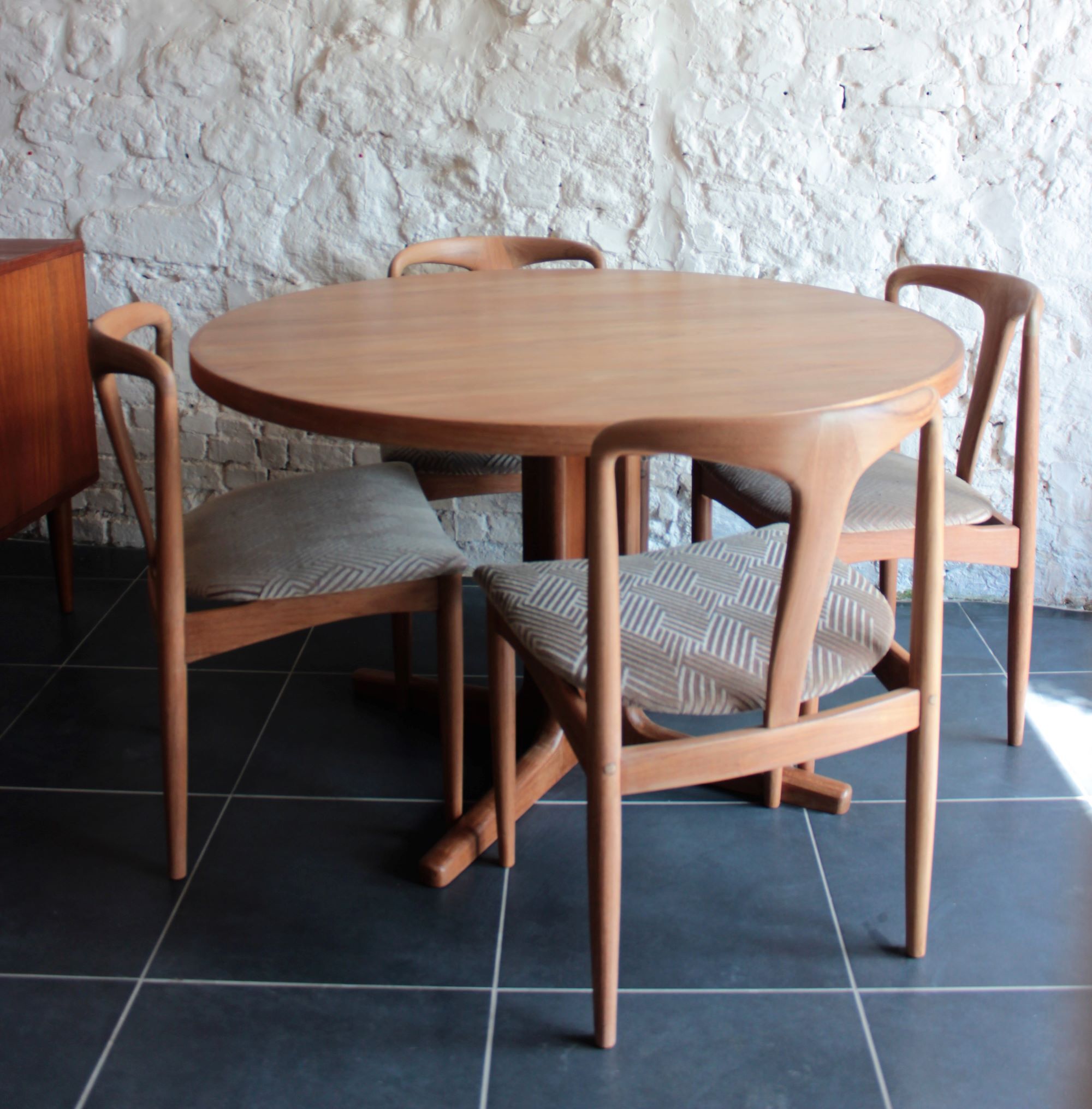 Dining room set Mobelfabrik table and chairs "Juliane" by Johannes Andersen, 1960s