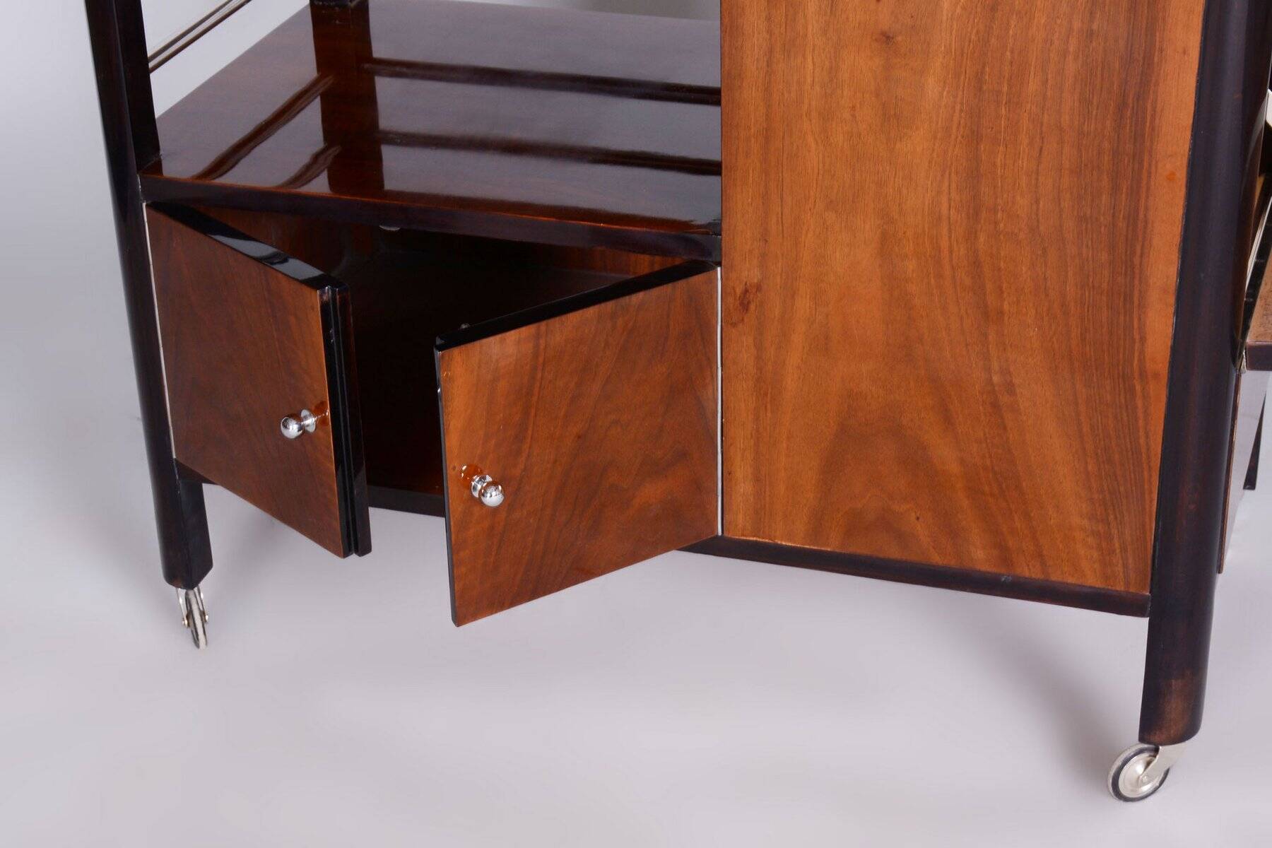 Czech Art Deco Trolley Walnut and Chrome-Plated Steel from Thonet, 1930s
