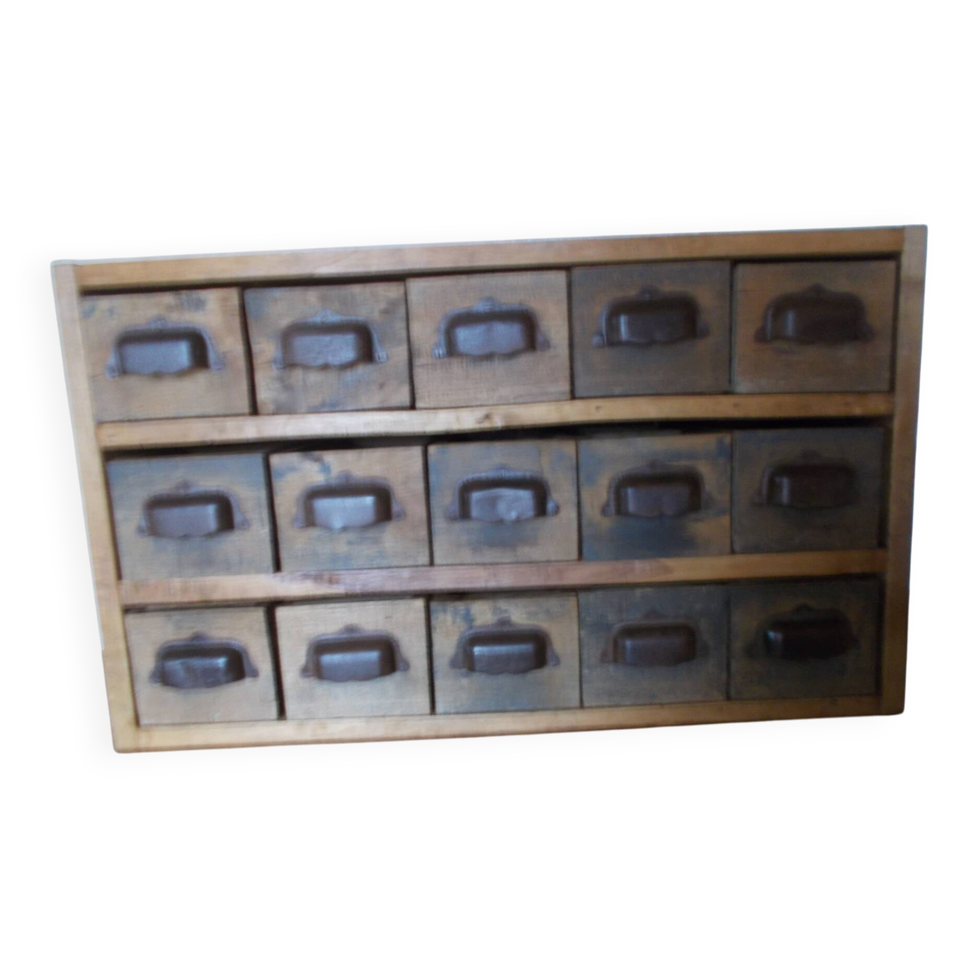 Small workshop cabinet with drawers