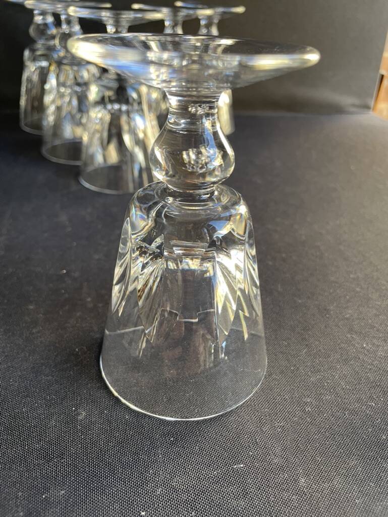 2899 – 5 Saint Louis wine glasses Jersey service In strong cut crystal