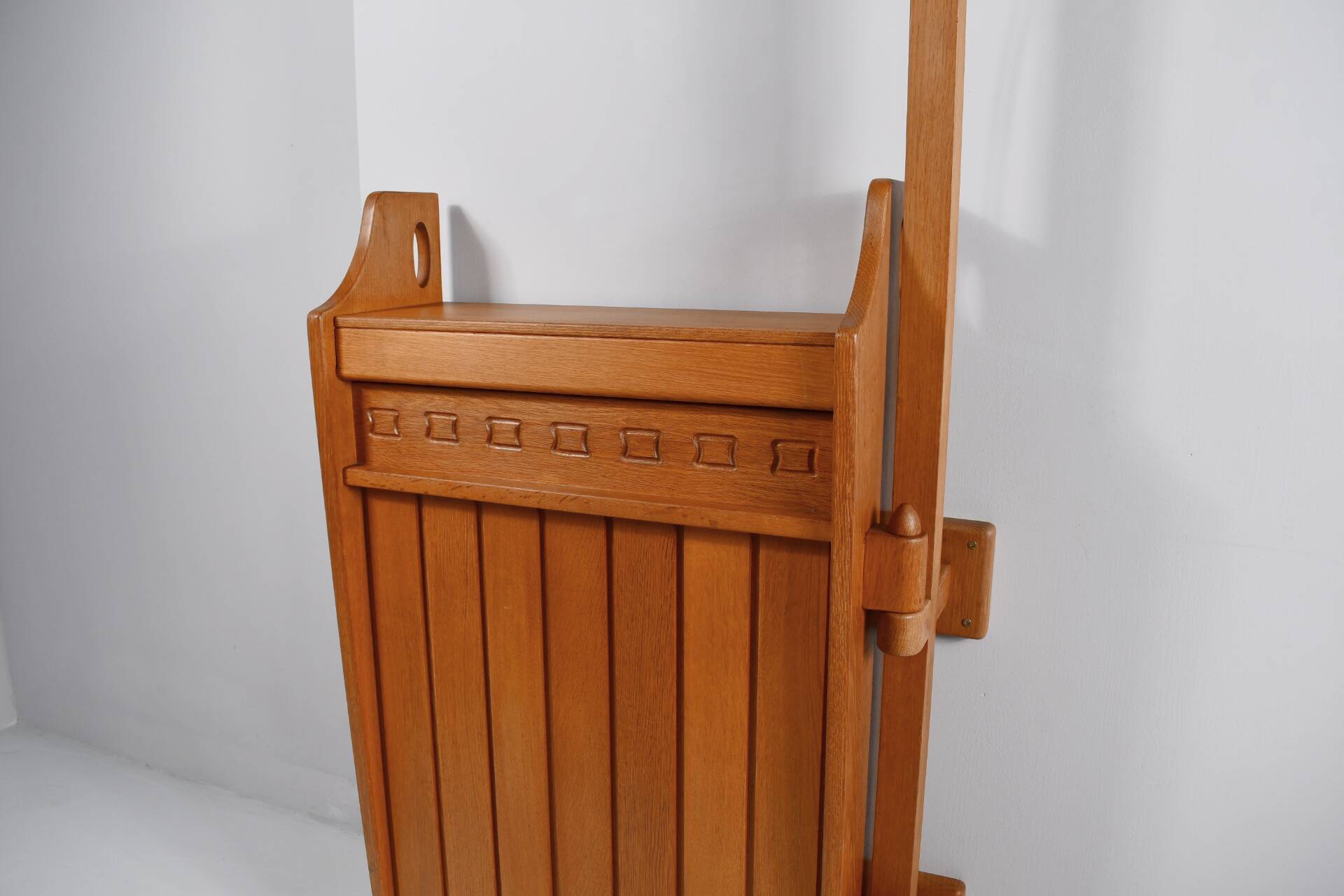 Guillerme et Chambron bar with standing lamp by Votre Maison.