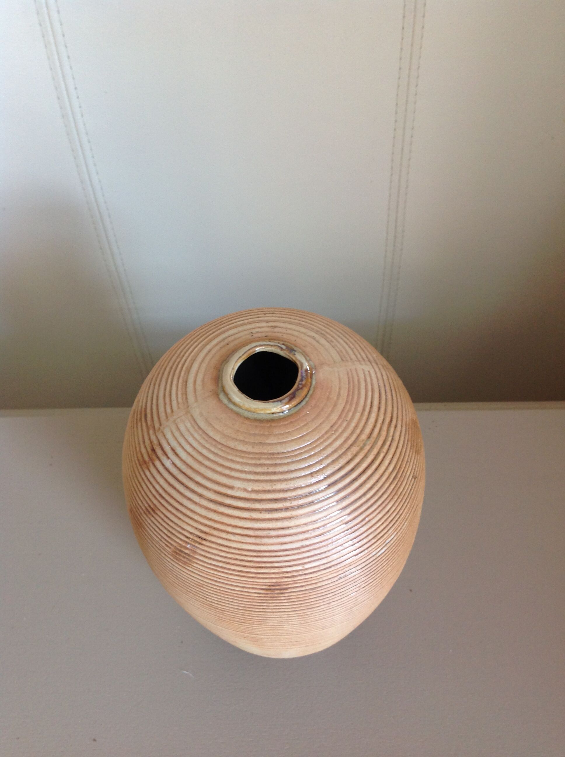 Soliflore ovoid vase in beige ceramic / vintage 70s