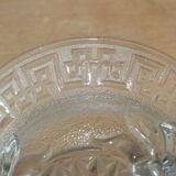 Coupe ou sucrier ancienne en verre moulé tripode