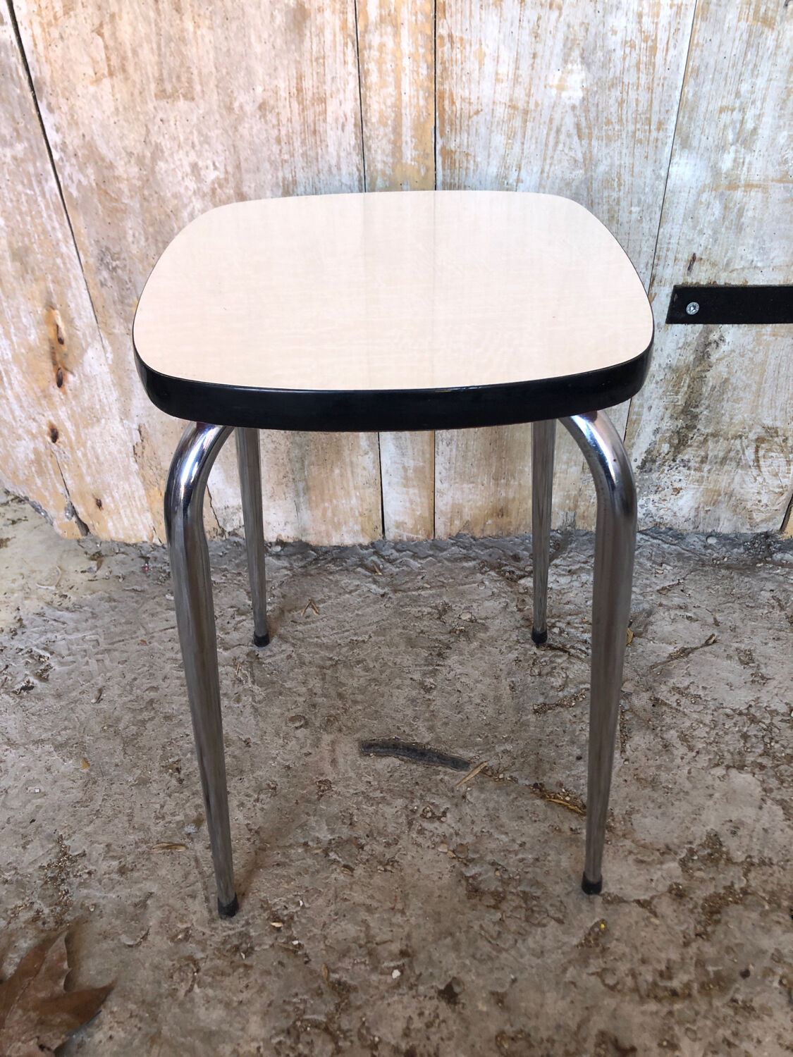 Tabouret formica blanc pieds compas metal chromé vintage