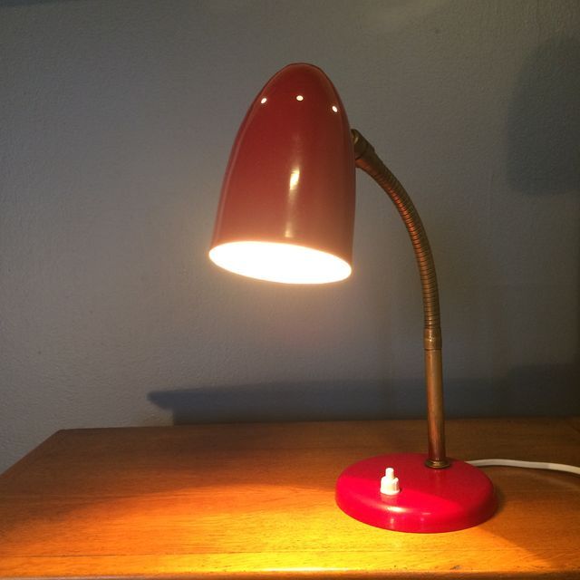 Red vintage bedside lamp in aluminum and brass - 50s