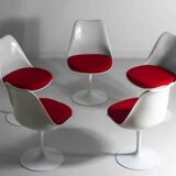 Magnifique ensemble de 5 chaises tulipes par Eero Saarinen pour Knoll International, années 1970