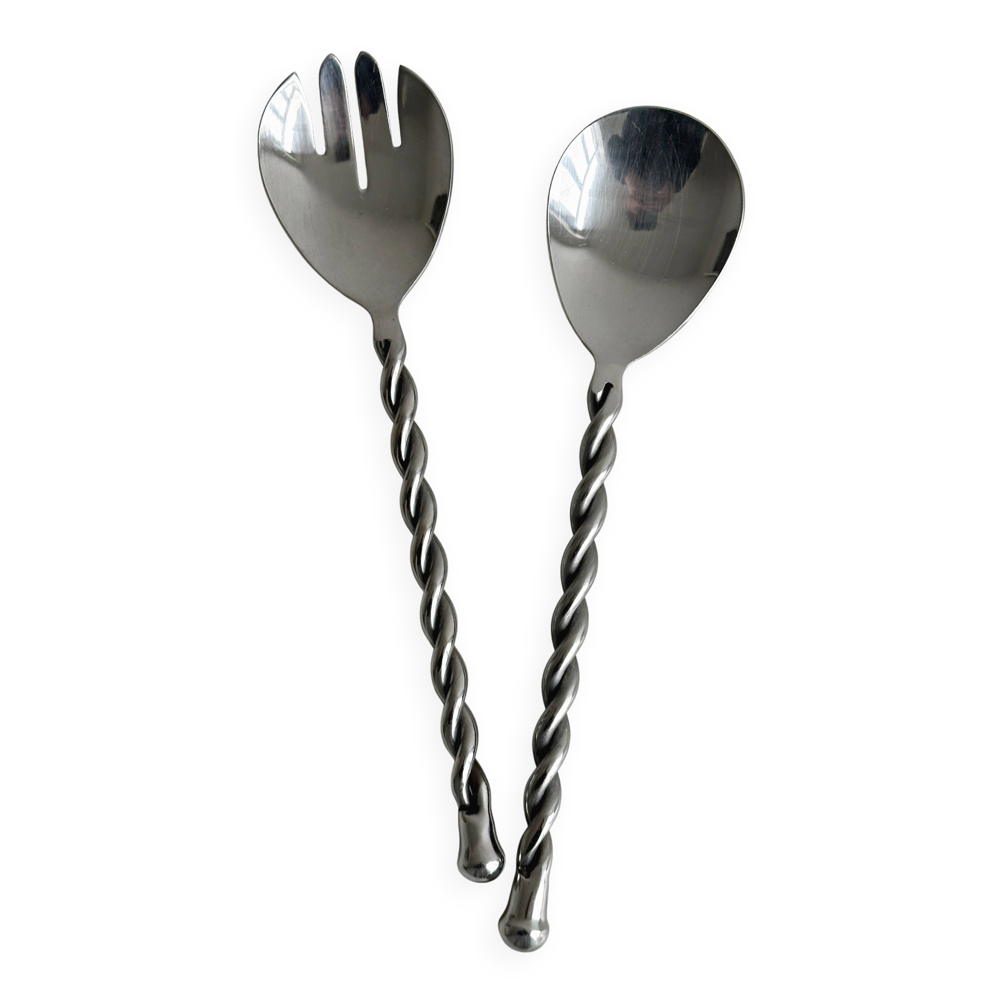 Twisted metal salad servers