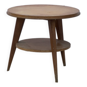 Pedestal table