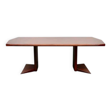 Une table d'Osvaldo Borsani, Italie années 70.