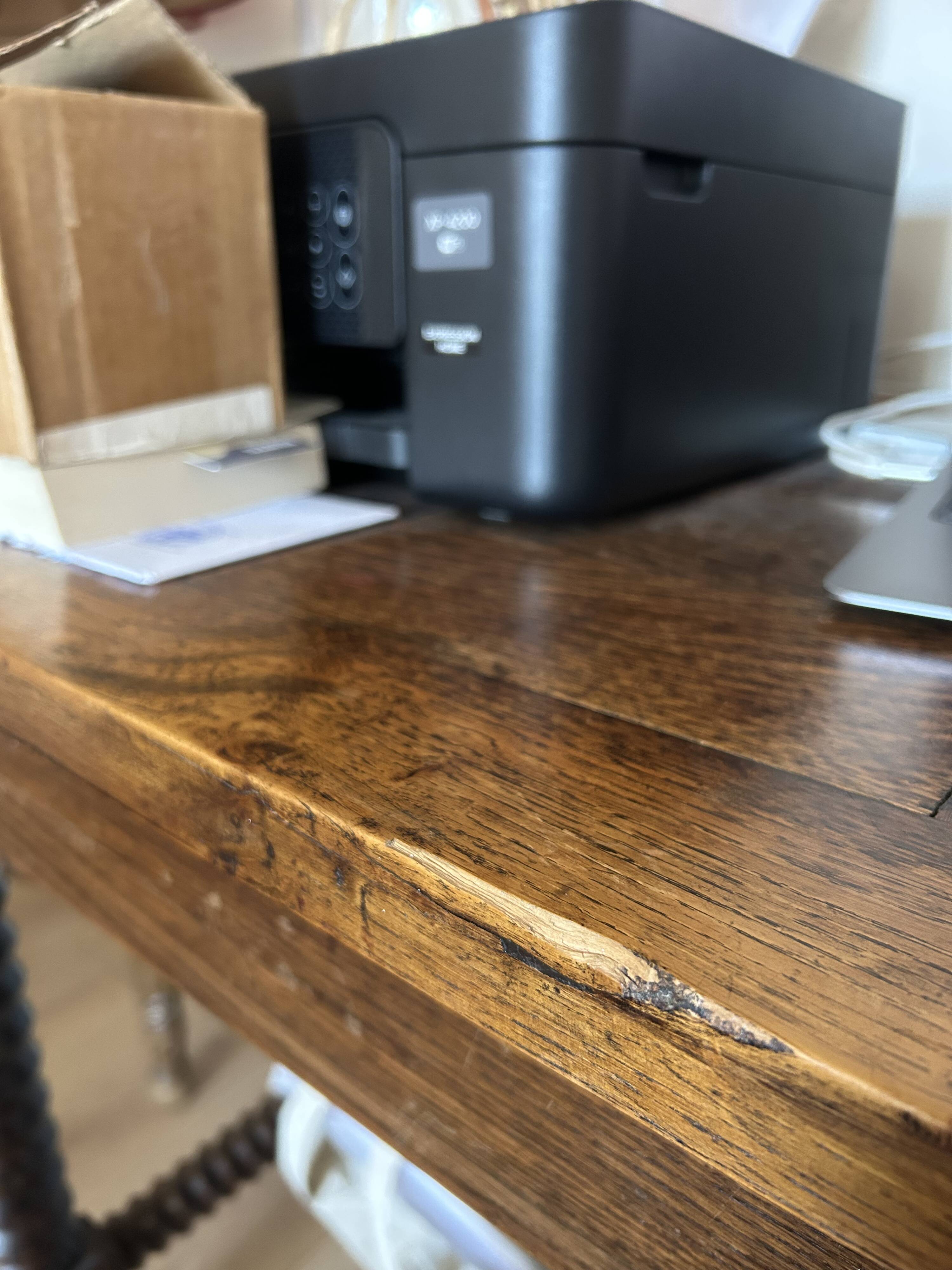 Longue table en bois massif