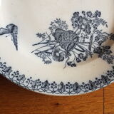 Plate with decoration of flowers