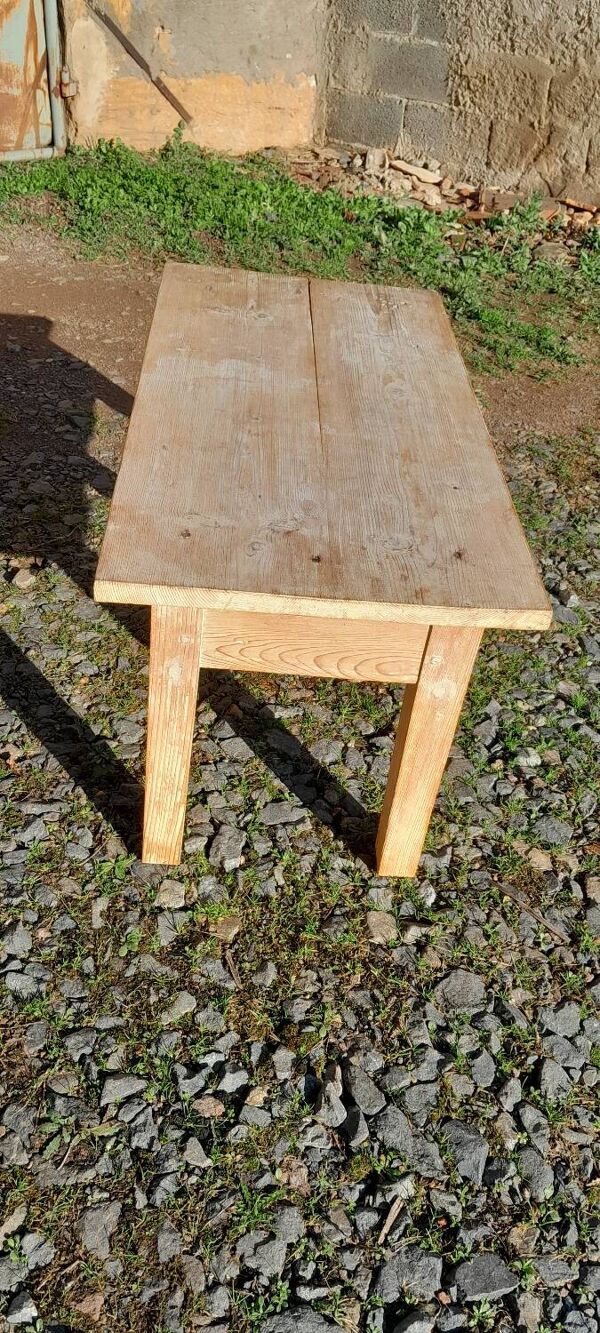Petite table basse ancienne