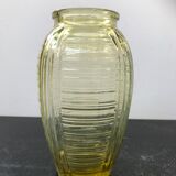 Vase art déco verre moulé jaune vintage