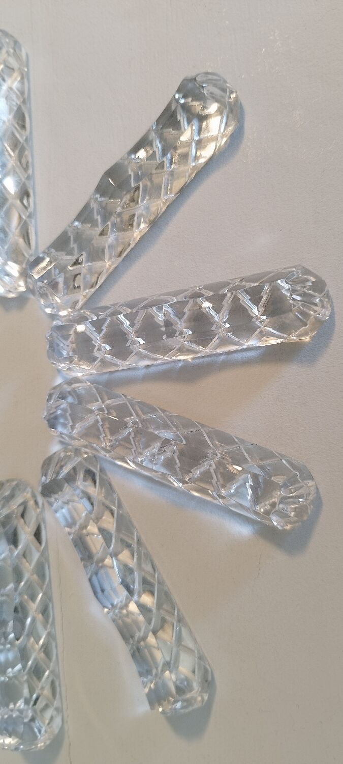 Crystal knife holder