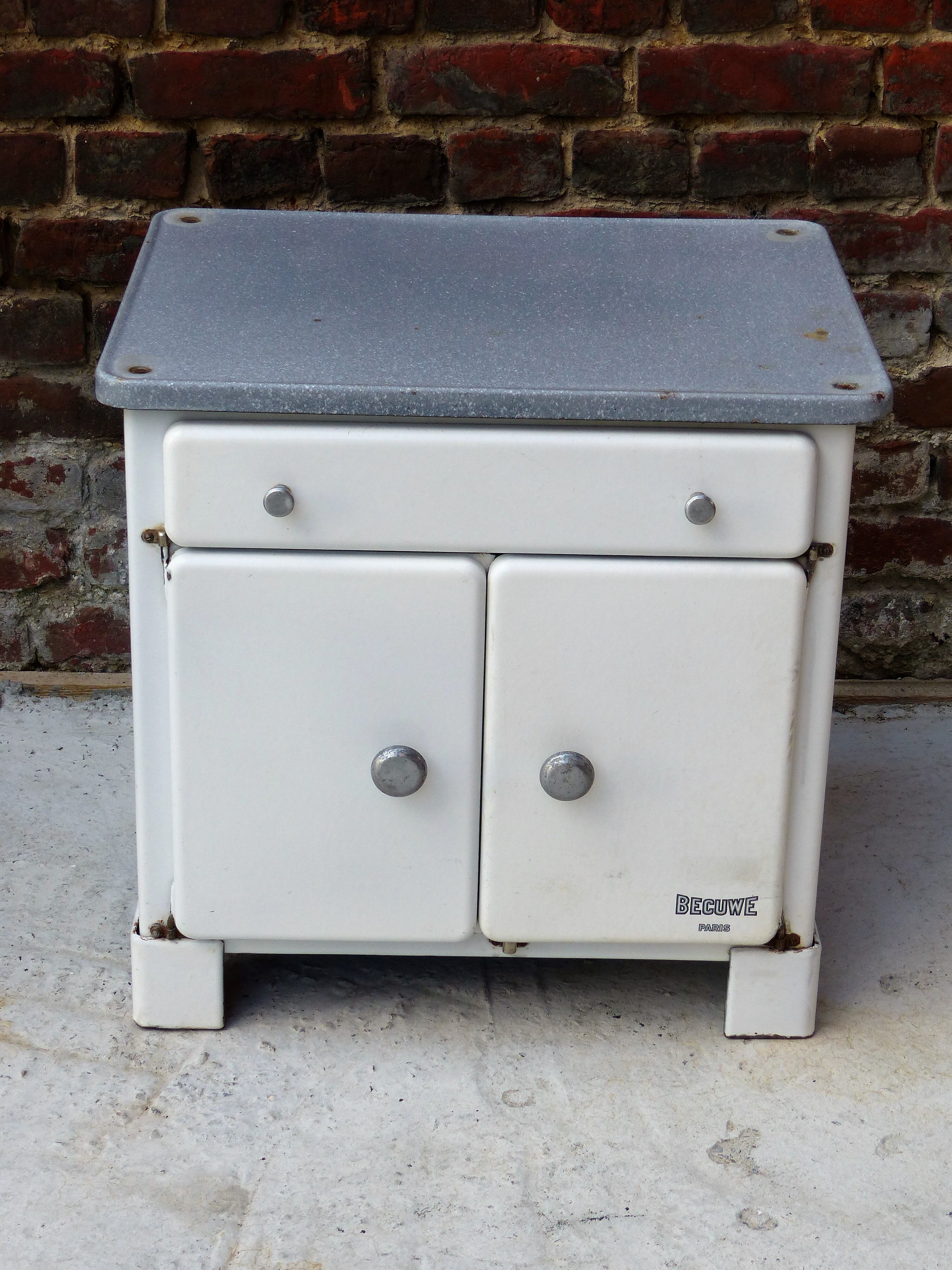 Becuwe Paris enamelled sheet furniture