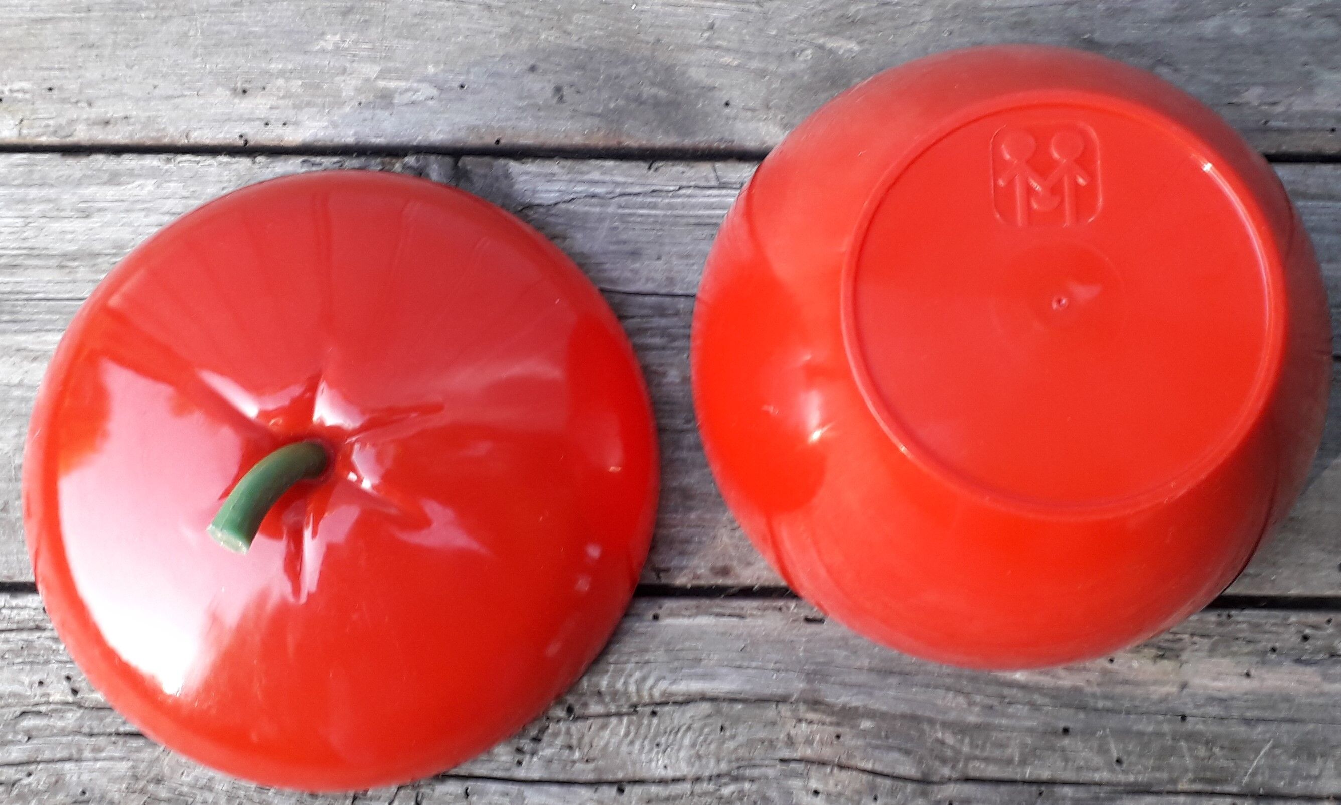 Bucket with red apple ice cream