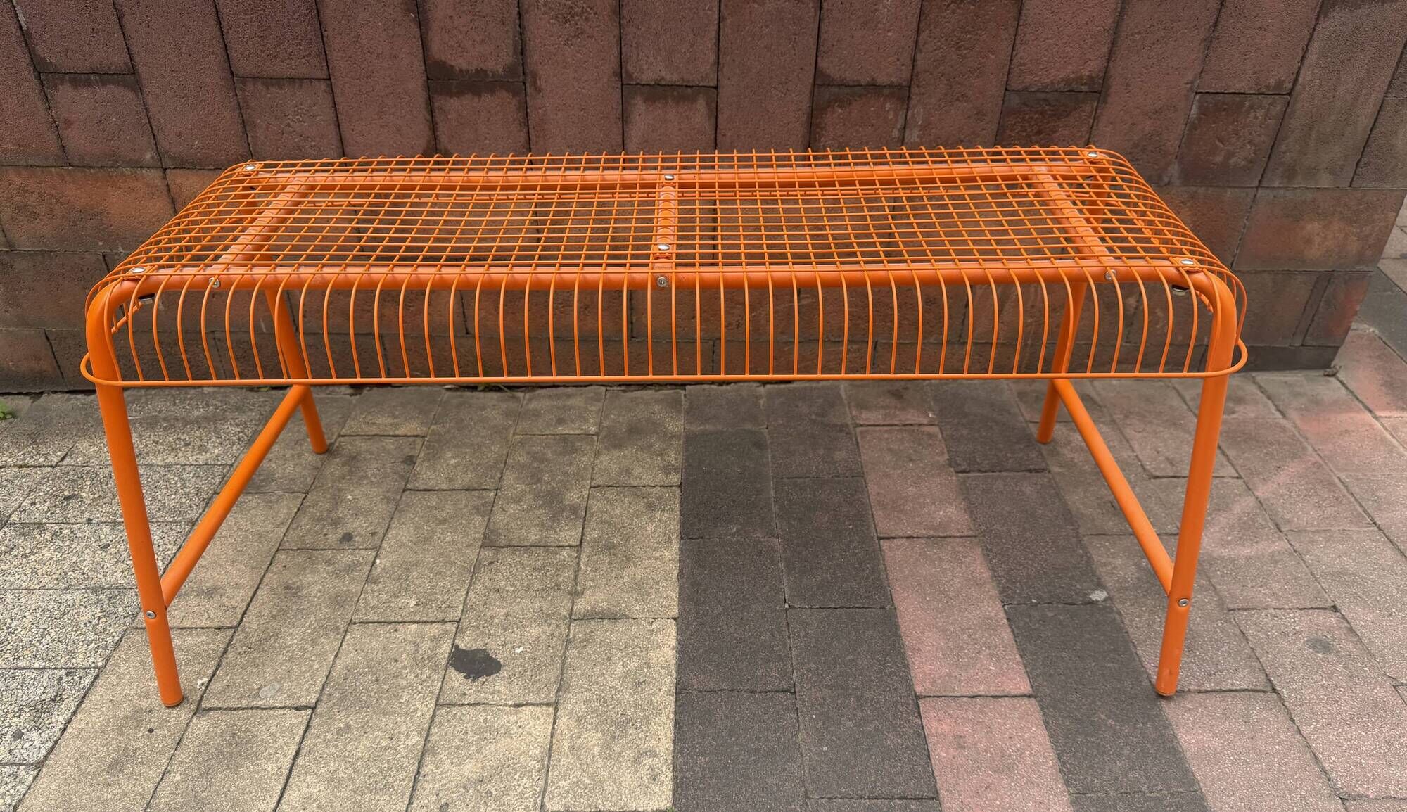 Banc design IKEA modèle Västeron en métal orange vers 1980 par Inml