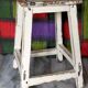 Tabouret d'atelier patiné ancien