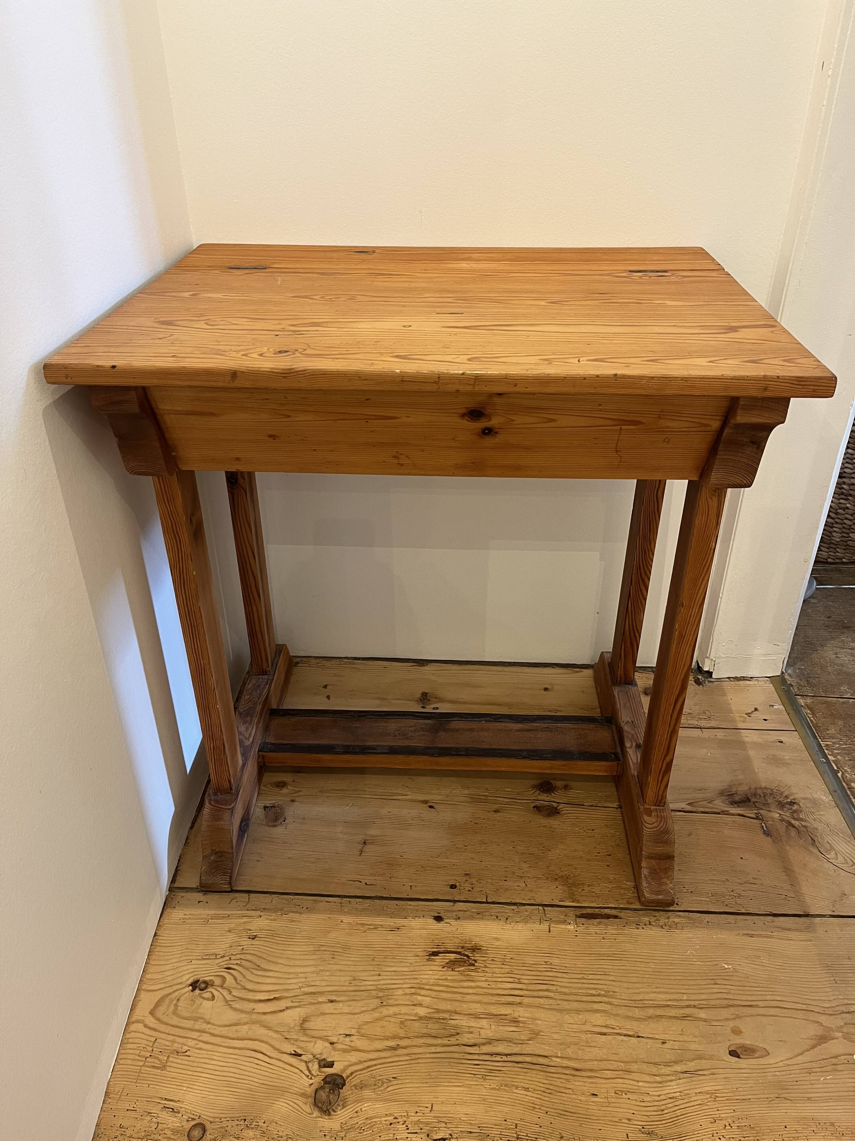 Scandinavian school office