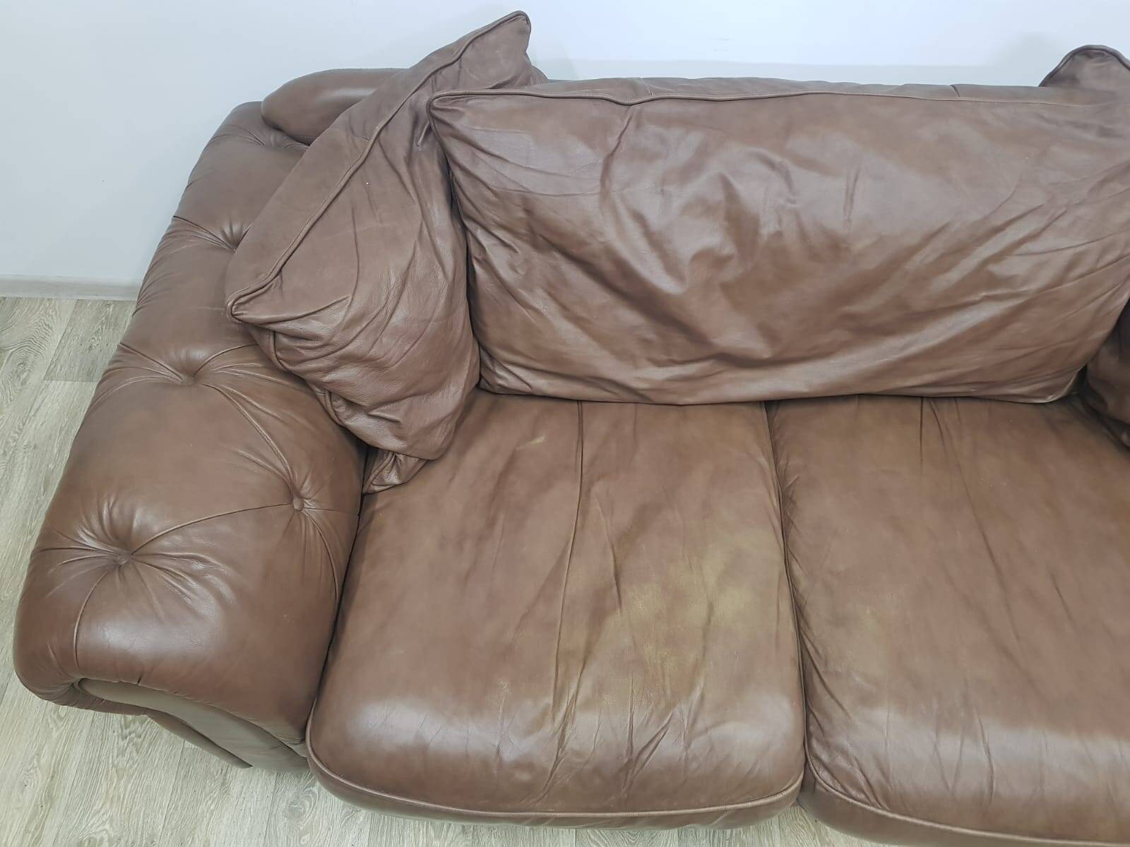 Mid-Century, Chesterfield sofa, natural leather