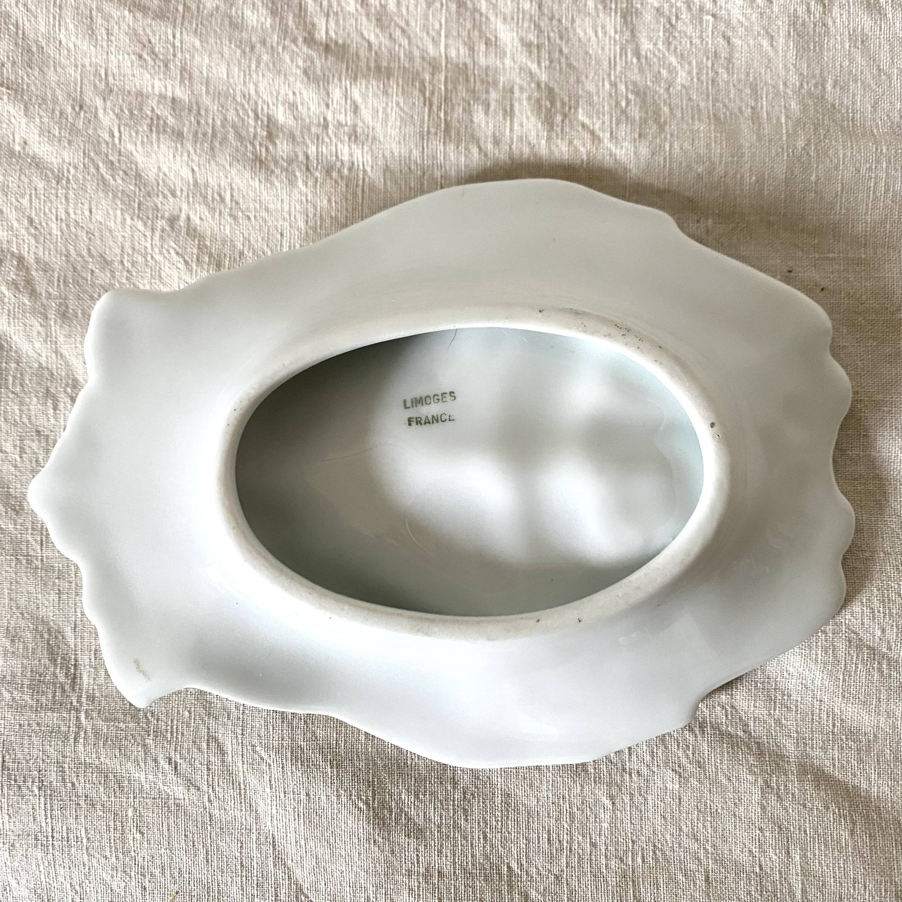 Empty pocket or hand soap holder in Limoges porcelain