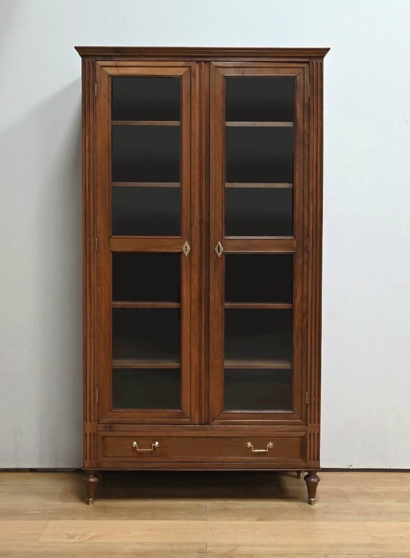 Bookcase in Solid Walnut, Louis XVI style – Mid-19th century