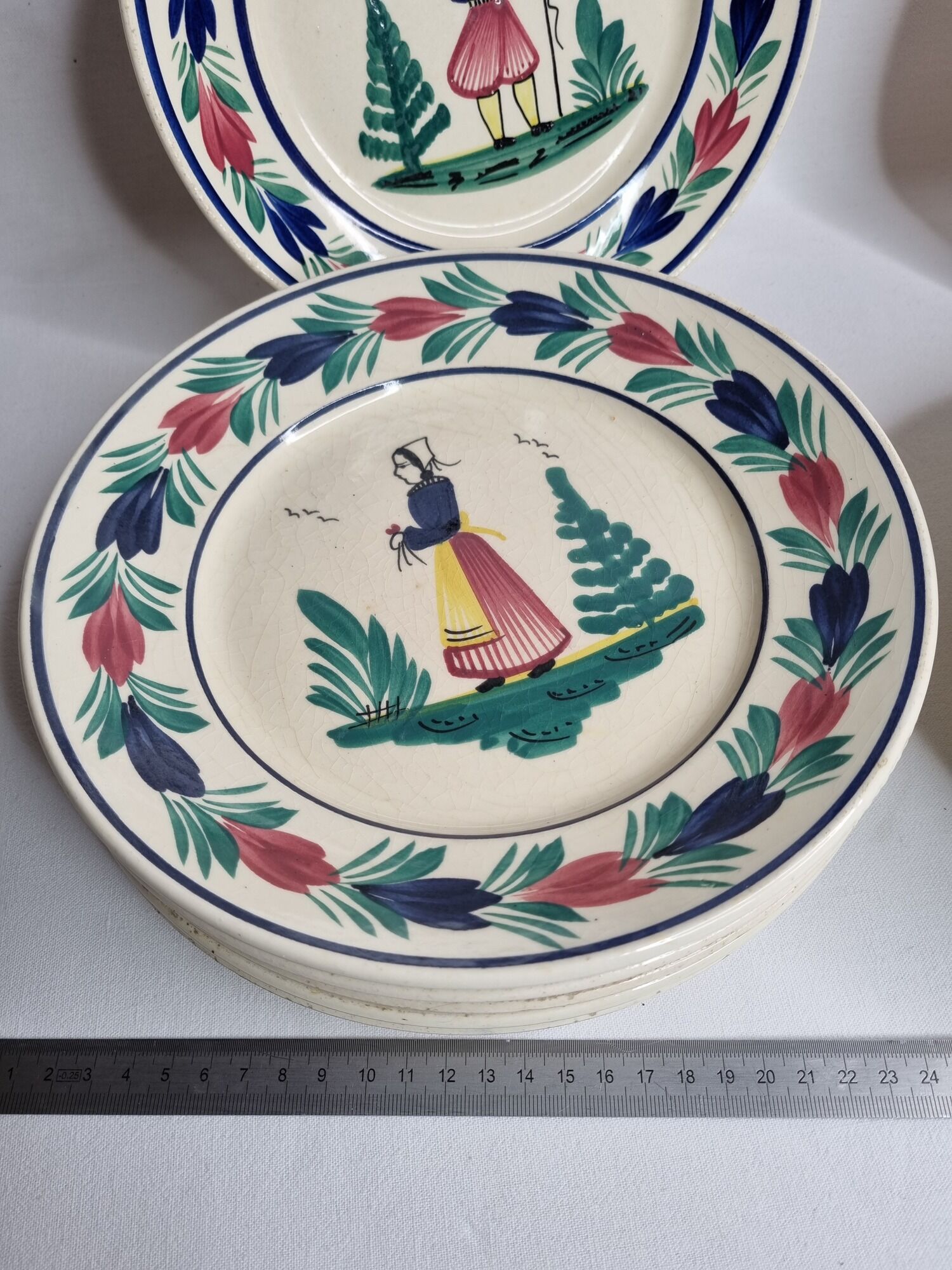 Set of 12 flat and hollow old plates decorated Breton, Henriot, Quimper