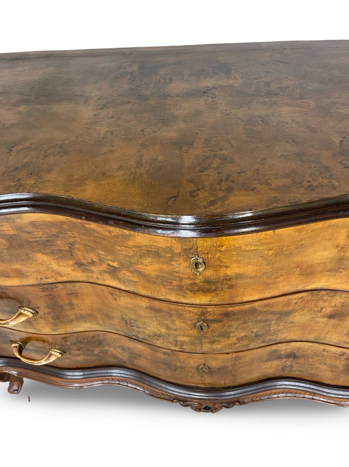 Commode italienne Art déco en loupe de noyer, années 1940-50