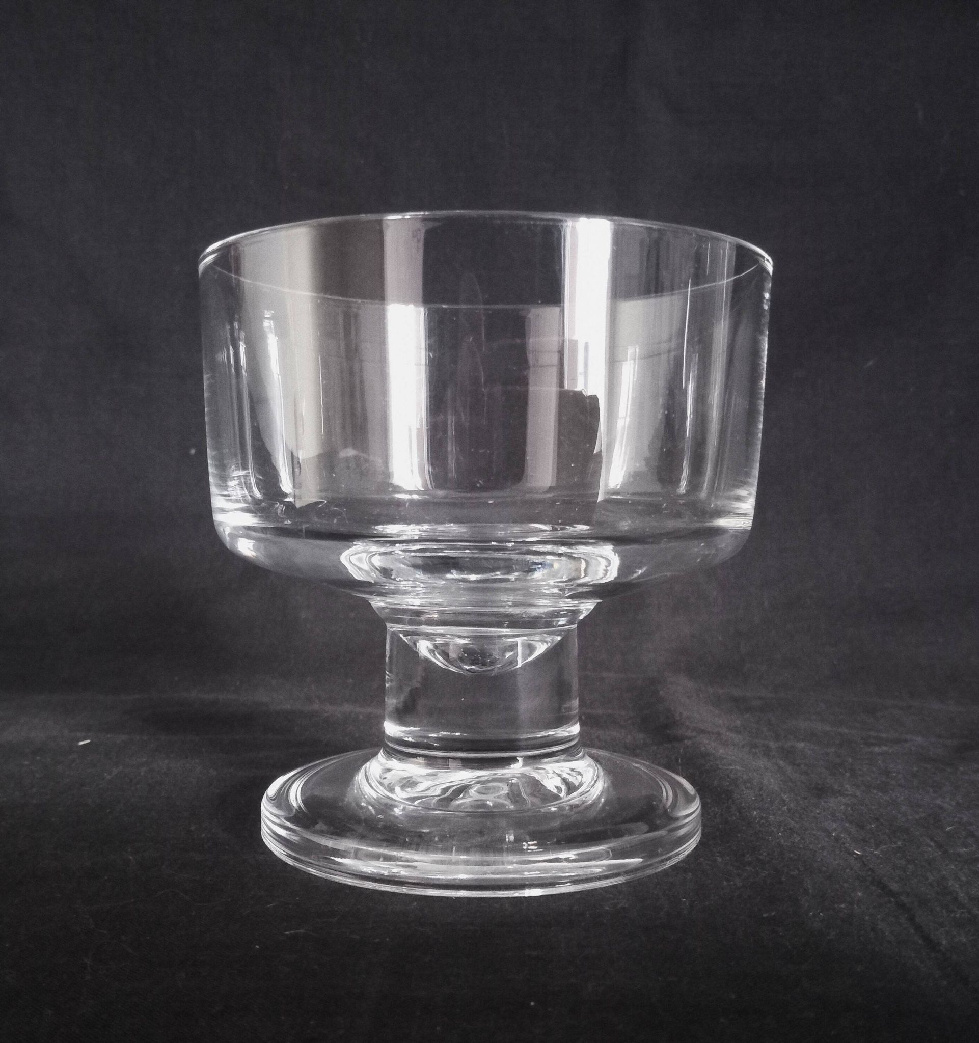 Set of 10 Art Deco crystal footed bowls.