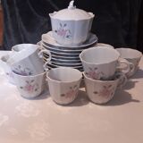 Coffee service: 12 cups and saucers + sugar in fine Limoges porcelain