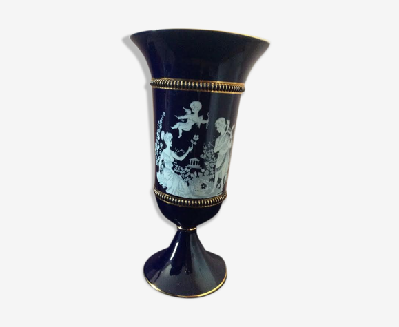 Vase antique en faïence bleu liseré doré