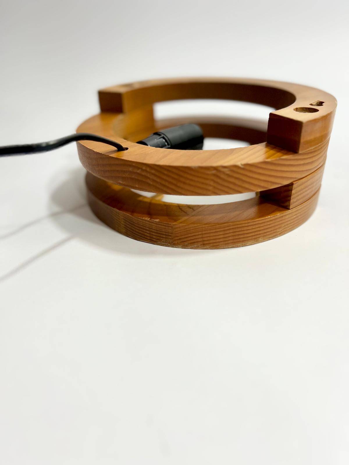 Vintage design wall light in pine and plexiglass, 1970s