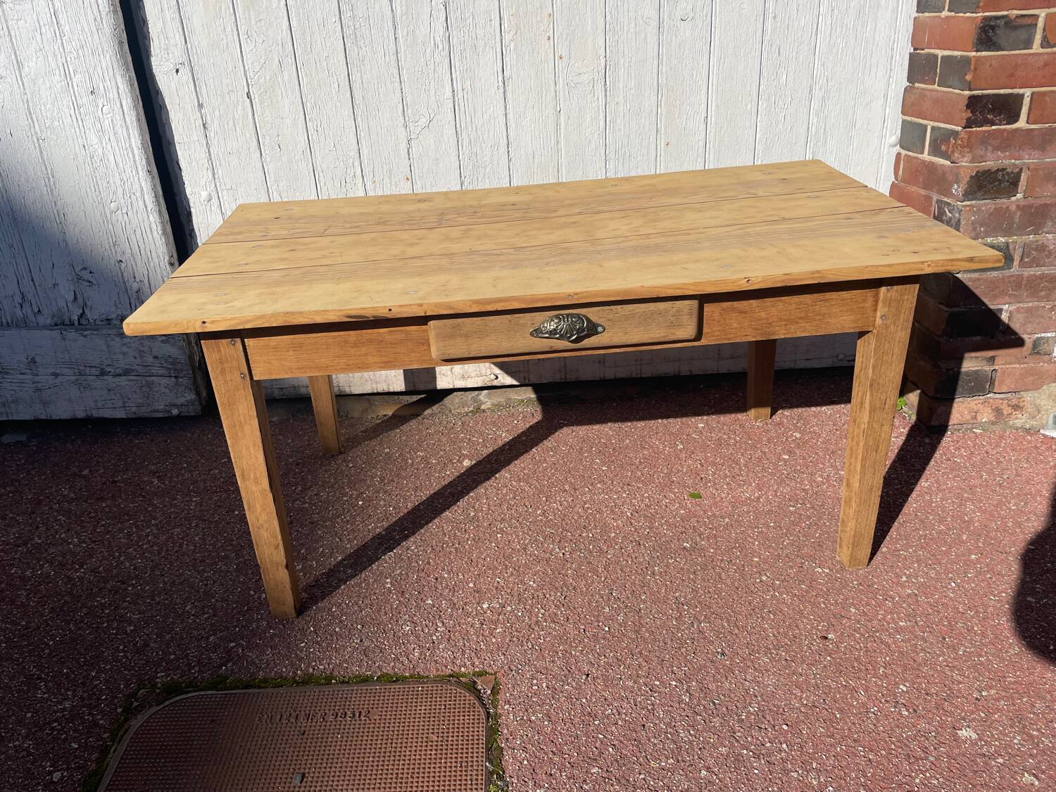 Vintage coffee table with 1 drawer