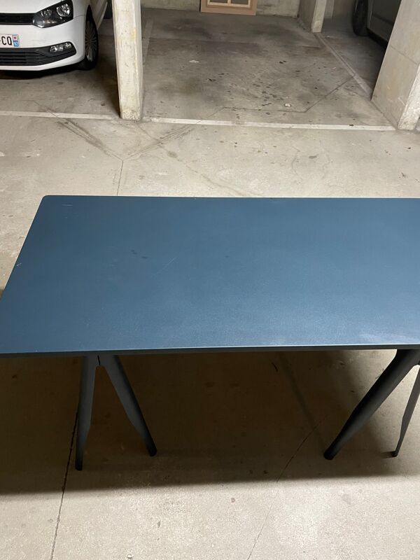 Table métal de marque Tolix Medecin France