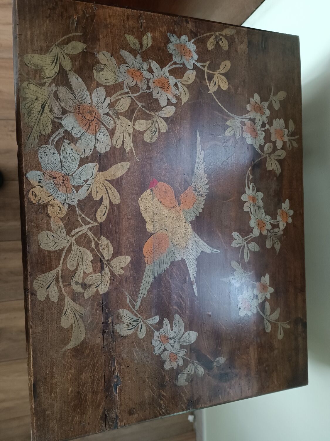 4 nesting tables painted decoration