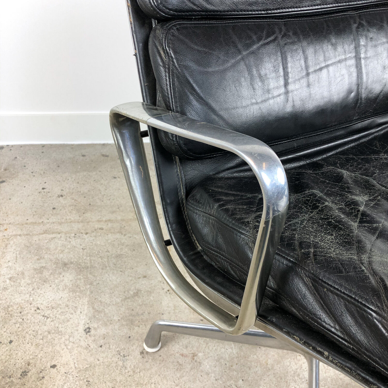 Charles and Ray Eames Softpad chair EA 216 edition Herman Miller, 1960