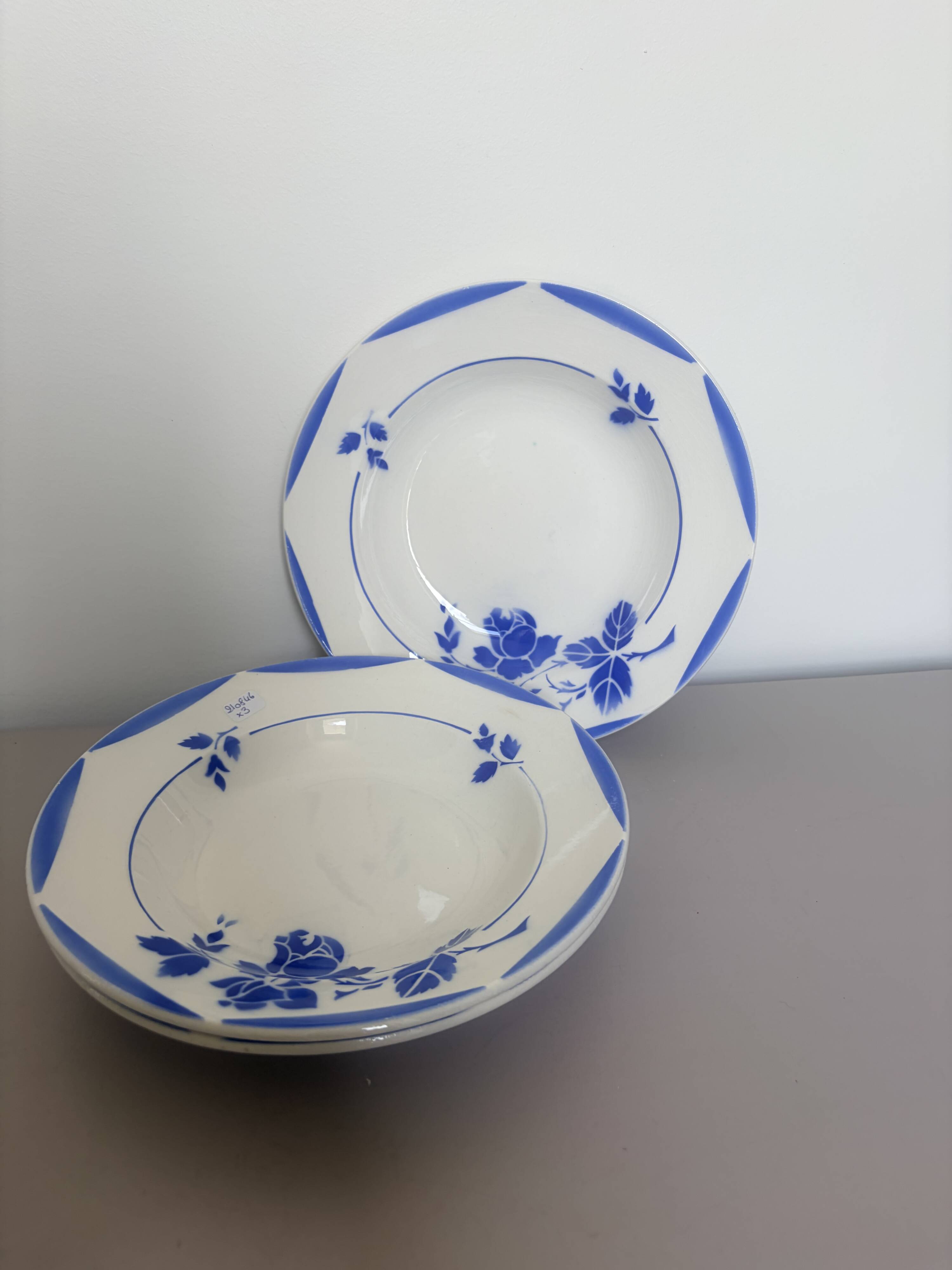 3 vintage deep plates 210846
