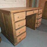 Pedestal desk