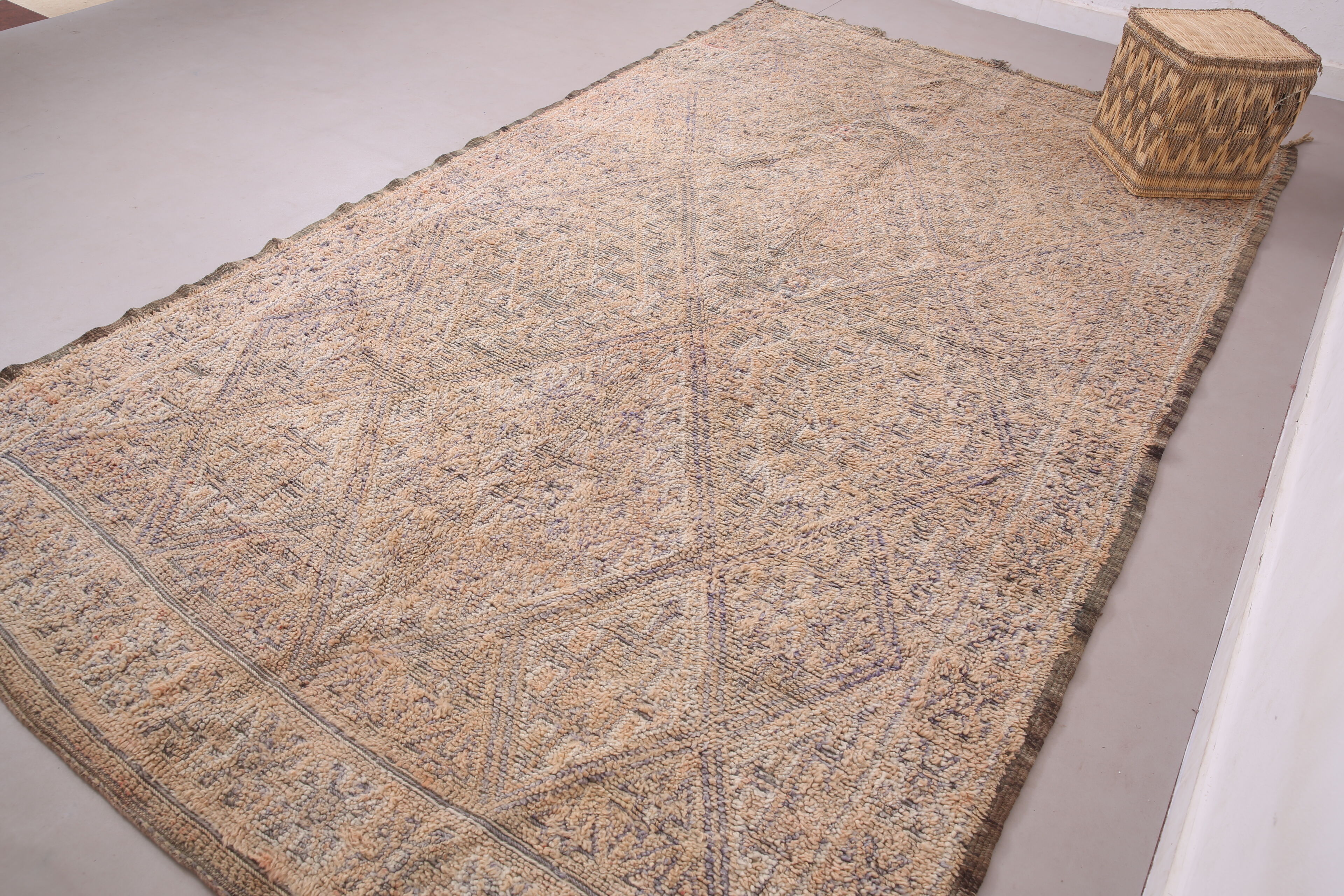 Vintage Moroccan Rug 197 x 340 cm - Berber Wool Rug - Handmade rug Bohemian