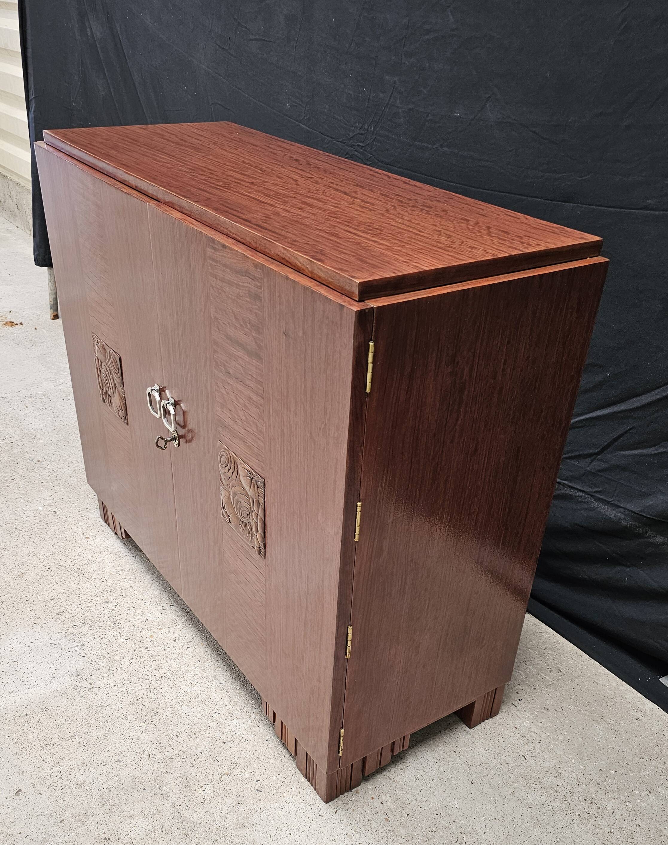 Art Deco buffet by Saddier & Fils in solid rosewood and veneer.