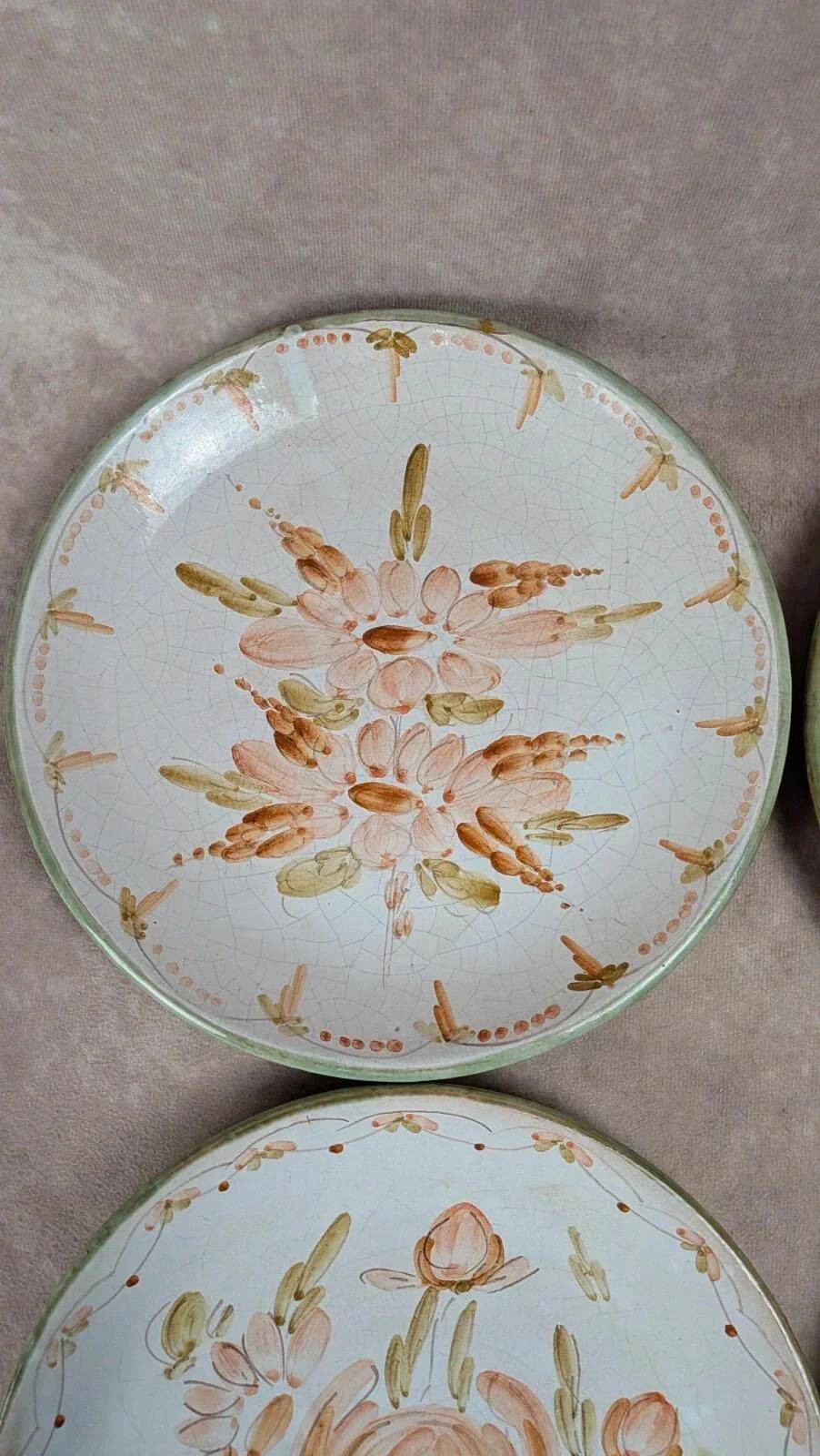 Set of 6 handmade flat plates signed by Maïté – hand-painted designs