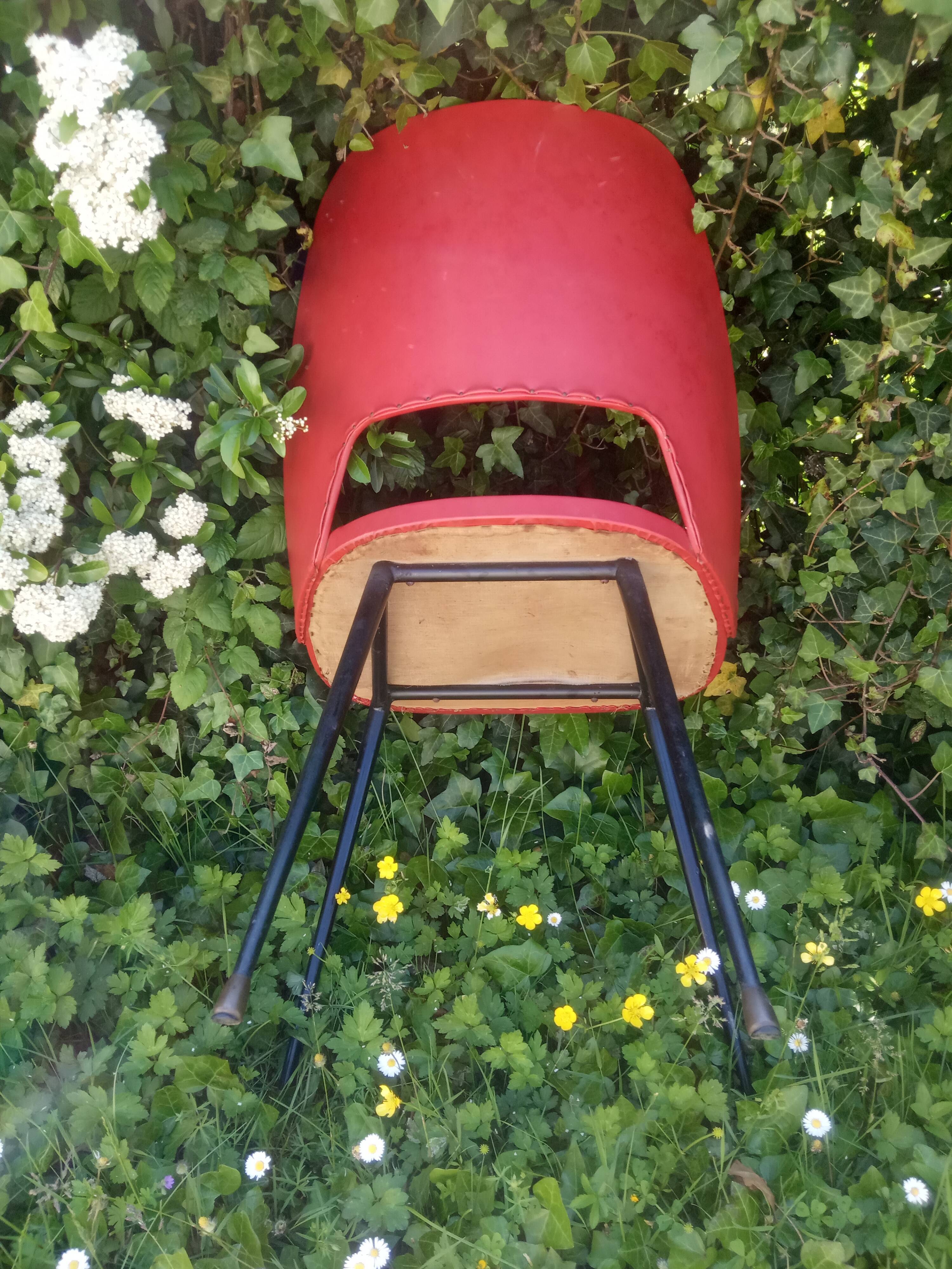 Vintage cocktail barrel-shaped chair