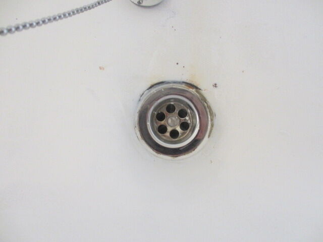 Antique cast iron bathtub