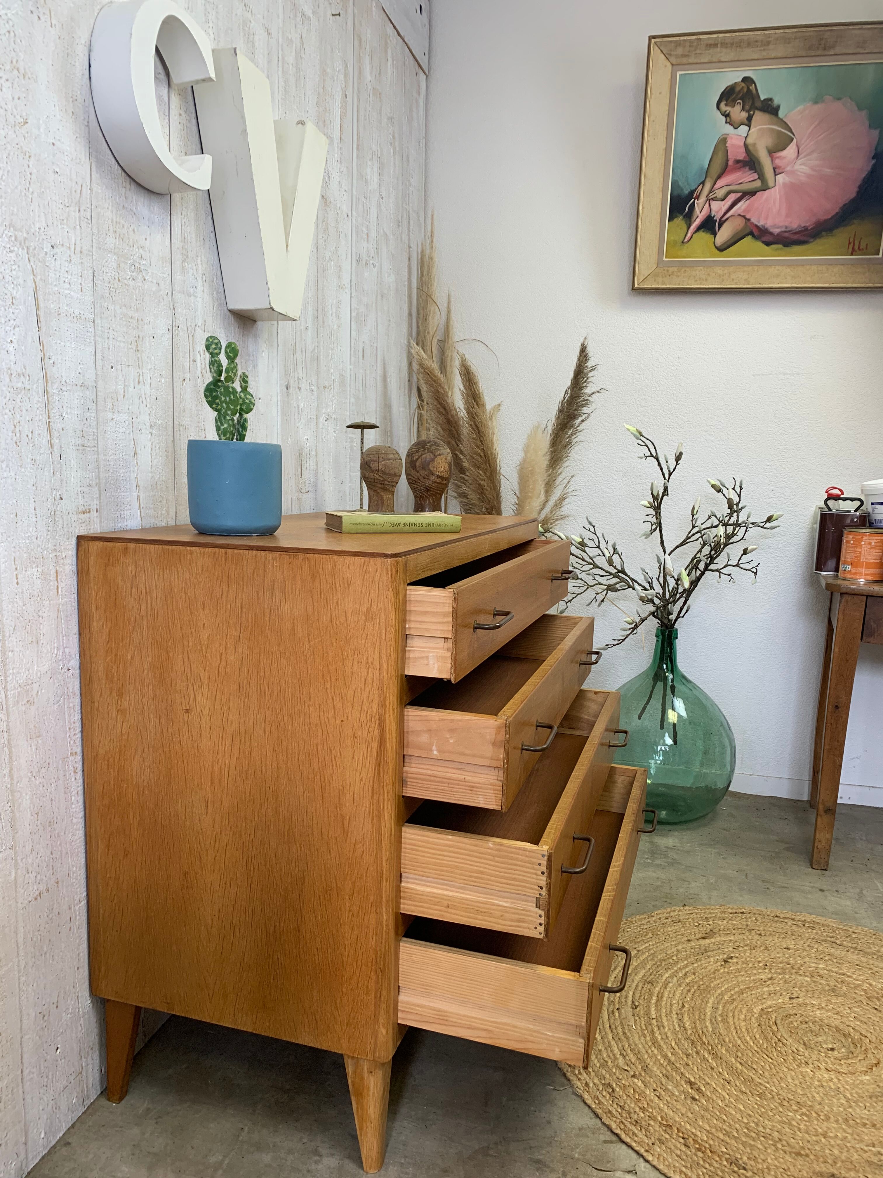 Vintage chest of drawers