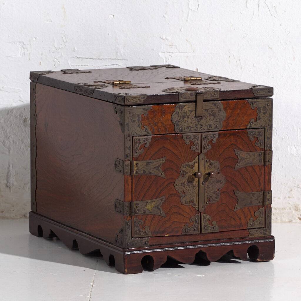 Ancient Japanese keyaki wooden kyōdai-bako with mirror, Meiji/Taishō period (circa 1890-1925) #27