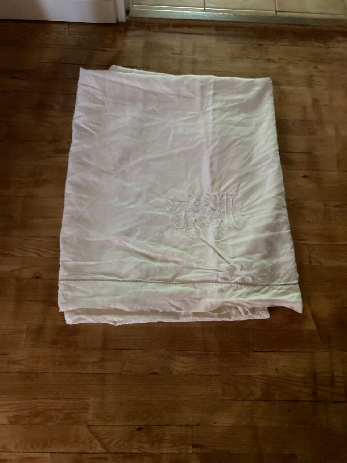 Linen sheet and unbleached cotton